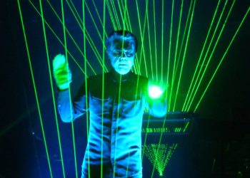 ¡El futuro del arpa a la velocidad del láser!