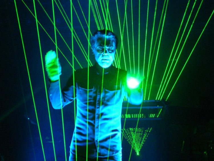 ¡El futuro del arpa a la velocidad del láser!