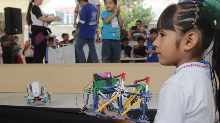 Intensas batallas de robots en Intelibots Tournament 2019